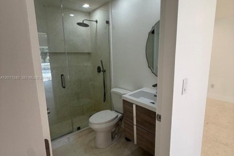 Casa en alquiler en Hialeah, Florida, 3 dormitorios, 89 m2 № 2075160 - foto 15