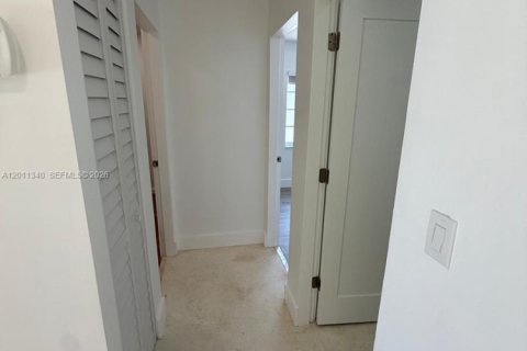 Casa en alquiler en Hialeah, Florida, 3 dormitorios, 89 m2 № 2075160 - foto 7