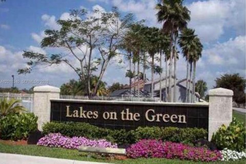 Casa en Hialeah, Florida 3 dormitorios, 89 m2 № 2075160