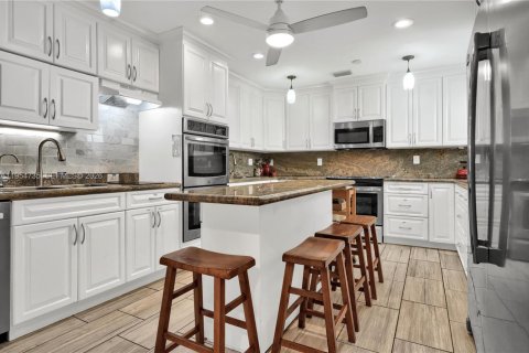 Condominio en venta en North Miami Beach, Florida, 4 dormitorios, 233.93 m2 № 2153358 - foto 5