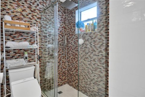 Condominio en venta en North Miami Beach, Florida, 4 dormitorios, 233.93 m2 № 2153358 - foto 27