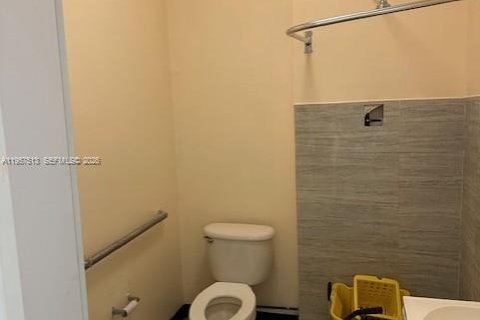 Immobilier commercial à vendre à Hialeah, Floride № 2011470 - photo 7