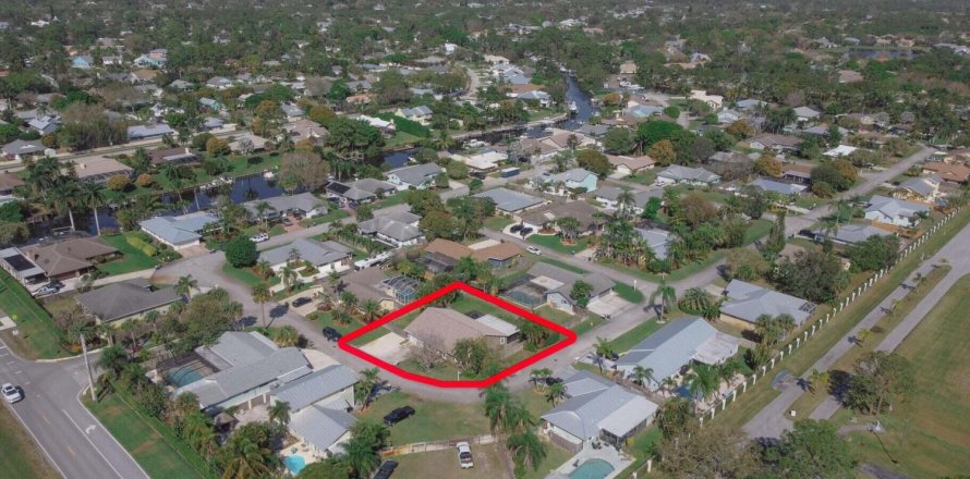 House in Palm City, Florida 4 bedrooms, 165.83 sq.m. № 1186376