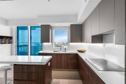 Condo in Key Biscayne, Florida, 3 bedrooms  № 1991040 - photo 14