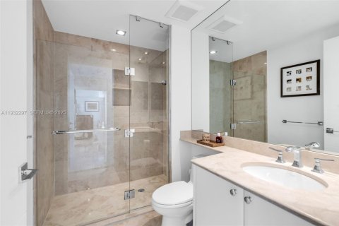 Condo in Key Biscayne, Florida, 3 bedrooms  № 1991040 - photo 25