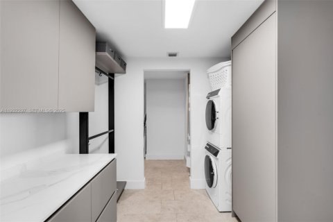 Condo in Key Biscayne, Florida, 3 bedrooms  № 1991040 - photo 29