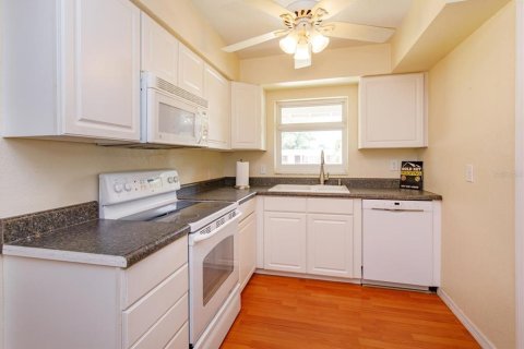 House in Orlando, Florida 3 bedrooms, 154.03 sq.m. № 2223390 - photo 8