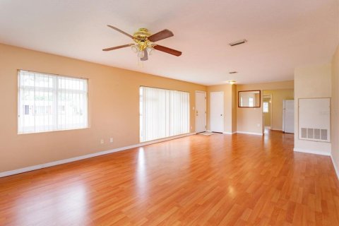 House in Orlando, Florida 3 bedrooms, 154.03 sq.m. № 2223390 - photo 6