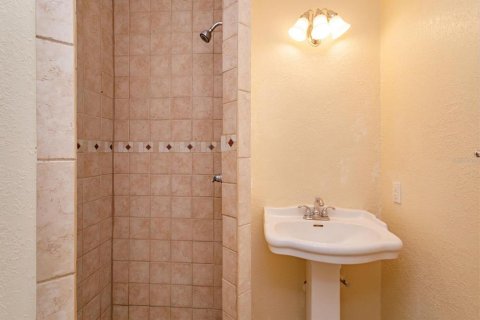 House in Orlando, Florida 3 bedrooms, 154.03 sq.m. № 2223390 - photo 14