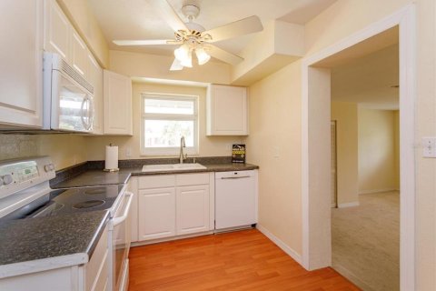 House in Orlando, Florida 3 bedrooms, 154.03 sq.m. № 2223390 - photo 7