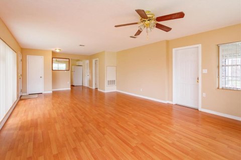 House in Orlando, Florida 3 bedrooms, 154.03 sq.m. № 2223390 - photo 5