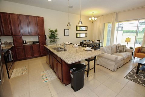 Townhouse in Davenport, Florida 3 bedrooms, 164.53 sq.m. № 1409685 - photo 6
