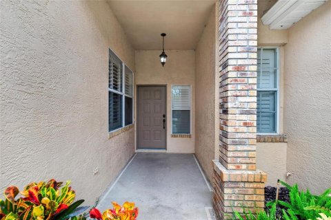 Condo in Plant City, Florida, 2 bedrooms  № 2386504 - photo 8