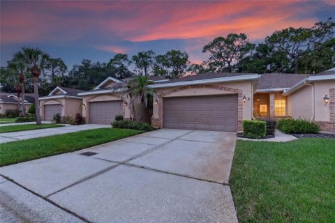 Condo in Plant City, Florida, 2 bedrooms  № 2386504 - photo 2
