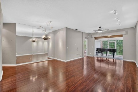 Condo in Plant City, Florida, 2 bedrooms  № 2386504 - photo 10