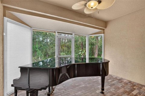 Condo in Plant City, Florida, 2 bedrooms  № 2386504 - photo 18