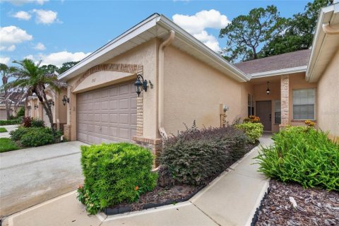Condo in Plant City, Florida, 2 bedrooms  № 2386504 - photo 5