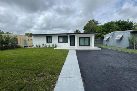 House in Fort Lauderdale, Florida 4 bedrooms, 182.83 sq.m. № 2401259