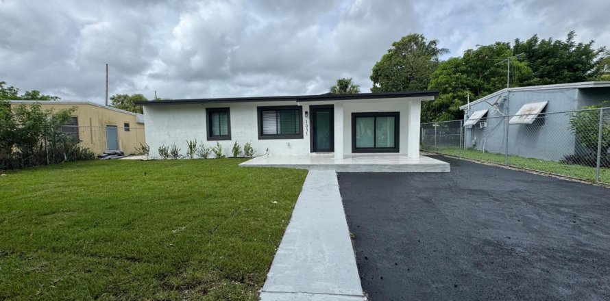 House in Fort Lauderdale, Florida 4 bedrooms, 182.83 sq.m. № 2401259