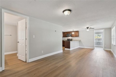 Villa ou maison à vendre à Apopka, Floride: 4 chambres, 127.09 m2 № 2288100 - photo 16