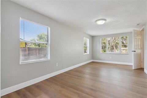 Villa ou maison à vendre à Apopka, Floride: 4 chambres, 127.09 m2 № 2288100 - photo 13