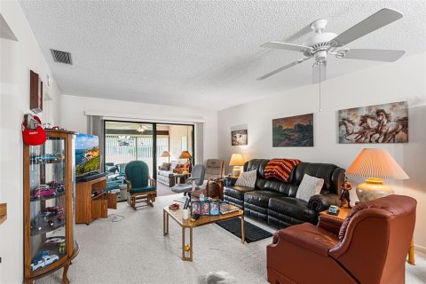 Villa ou maison à vendre à Winter Haven, Floride: 2 chambres, 105.82 m2 № 2220417 - photo 16