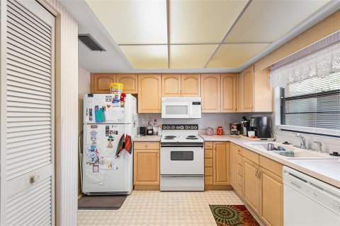 Villa ou maison à vendre à Winter Haven, Floride: 2 chambres, 105.82 m2 № 2220417 - photo 13