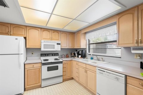 Villa ou maison à vendre à Winter Haven, Floride: 2 chambres, 105.82 m2 № 2220417 - photo 7