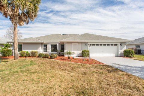 House in Leesburg, Florida 3 bedrooms, 178.65 sq.m. № 2118897