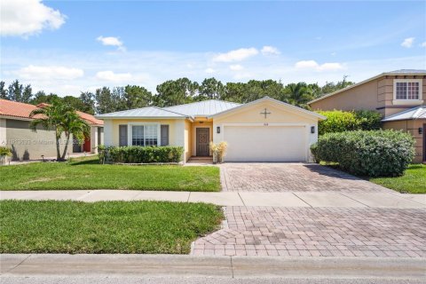 Casa en venta en Port St. Lucie, Florida, 3 dormitorios, 170.66 m2 № 1968896 - foto 1
