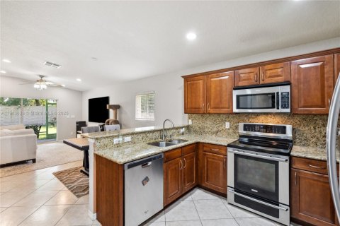 Casa en venta en Port St. Lucie, Florida, 3 dormitorios, 170.66 m2 № 1968896 - foto 6