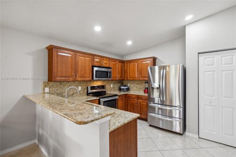 Casa en venta en Port St. Lucie, Florida, 3 dormitorios, 170.66 m2 № 1968896 - foto 5