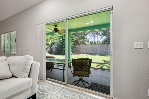 Casa en venta en Port St. Lucie, Florida, 3 dormitorios, 170.66 m2 № 1968896 - foto 24