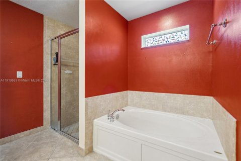 Casa en venta en Port St. Lucie, Florida, 3 dormitorios, 170.66 m2 № 1968896 - foto 2