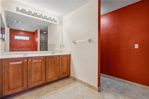 Casa en venta en Port St. Lucie, Florida, 3 dormitorios, 170.66 m2 № 1968896 - foto 3