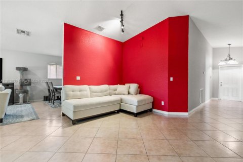 Casa en venta en Port St. Lucie, Florida, 3 dormitorios, 170.66 m2 № 1968896 - foto 20