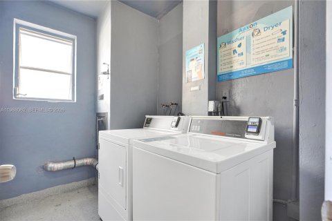 Снять в аренду кондоминиум в Бей-Харбор-Айлендс, Флорида 2 спальни, 144.46м2, № 2050328 - фото 18