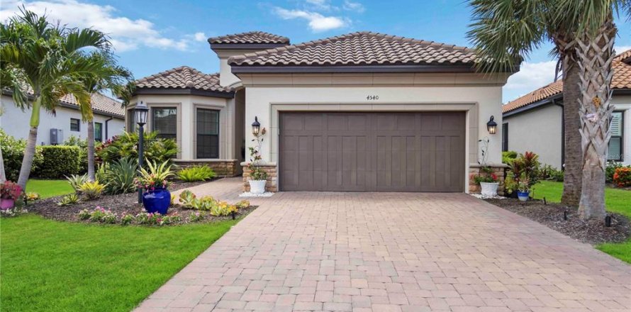House in Bradenton, Florida 3 bedrooms, 224.92 sq.m. № 1784515