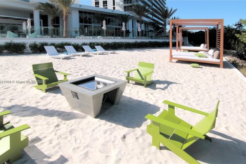 Condo in North Miami Beach, Florida, 2 bedrooms  № 1753291 - photo 16