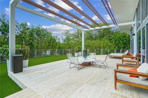 Condo in North Miami Beach, Florida, 2 bedrooms  № 1753291 - photo 14