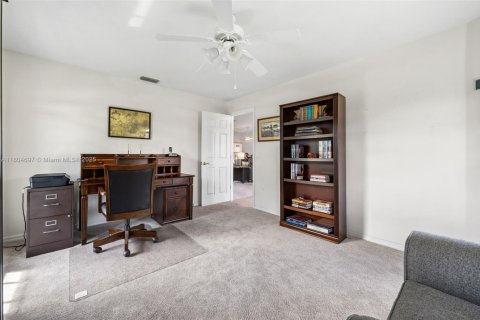 Casa en venta en Cape Coral, Florida, 3 dormitorios, 172.43 m2 № 1743935 - foto 30