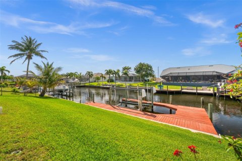 Casa en venta en Cape Coral, Florida, 3 dormitorios, 172.43 m2 № 1743935 - foto 7