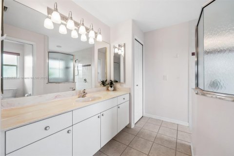 Casa en venta en Cape Coral, Florida, 3 dormitorios, 172.43 m2 № 1743935 - foto 25