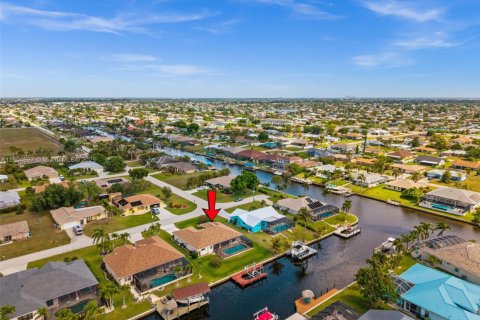 Casa en venta en Cape Coral, Florida, 3 dormitorios, 172.43 m2 № 1743935 - foto 9