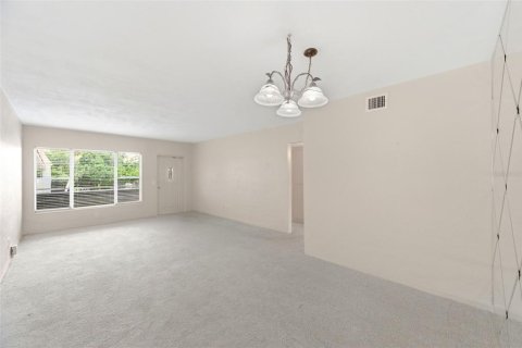 Condo in Clearwater, Florida, 2 bedrooms № 2378159 - photo 9