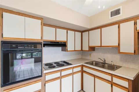 Condo in Clearwater, Florida, 2 bedrooms № 2378159 - photo 13