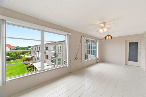 Condo in Clearwater, Florida, 2 bedrooms № 2378159 - photo 17