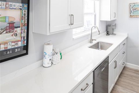 Villa ou maison à louer à Sarasota, Floride: 1 chambre, 64.66 m2 № 2125785 - photo 5