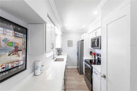 Villa ou maison à louer à Sarasota, Floride: 1 chambre, 64.66 m2 № 2125785 - photo 7