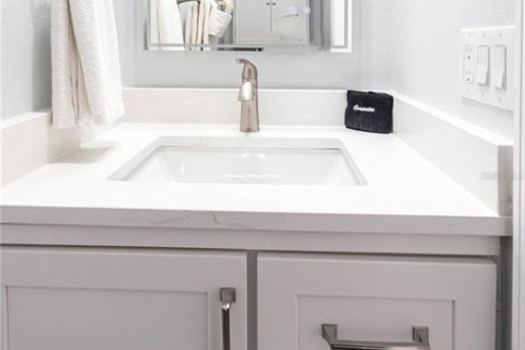 Villa ou maison à louer à Sarasota, Floride: 1 chambre, 64.66 m2 № 2125785 - photo 11